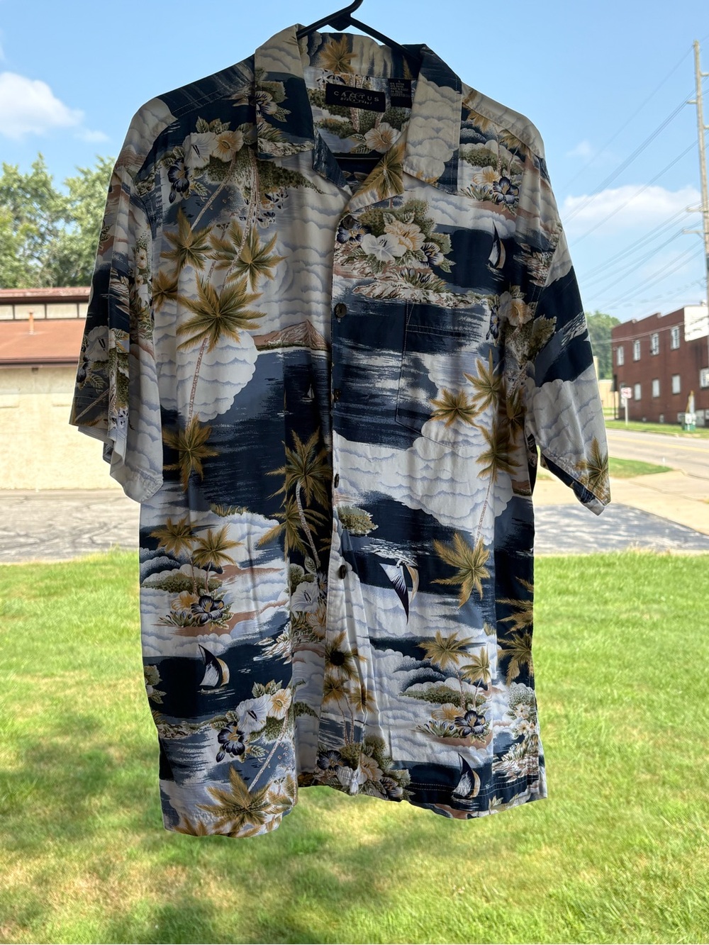 Black Label Navy, White & Gold Tropical Print Button-Down Shirt